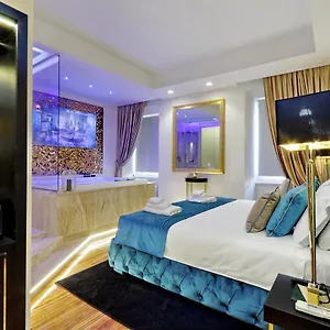  Maison d'hôtes Trevi Diamond Luxury Suites & Jacuzzi